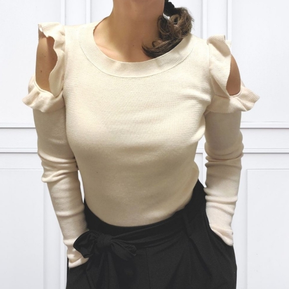 ❤️SOLD❤️ Esqualo Open Shoulder Ruffle Sleeves Light Knit Sweater - Picture 2 of 10